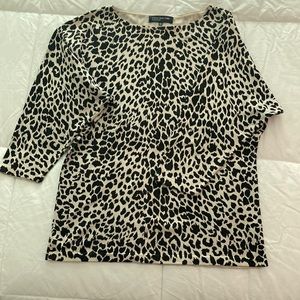 3/4 length Jones New York Signature leopard print top